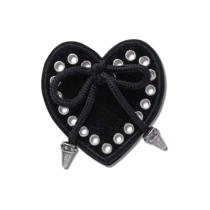 Corazón negro con lazo