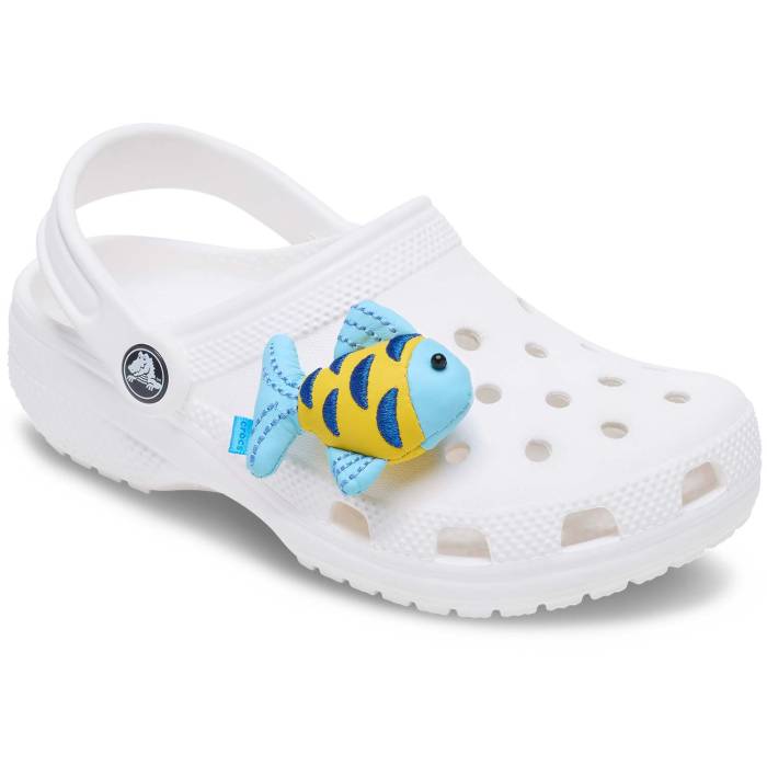 Pez brillante azul y dorado